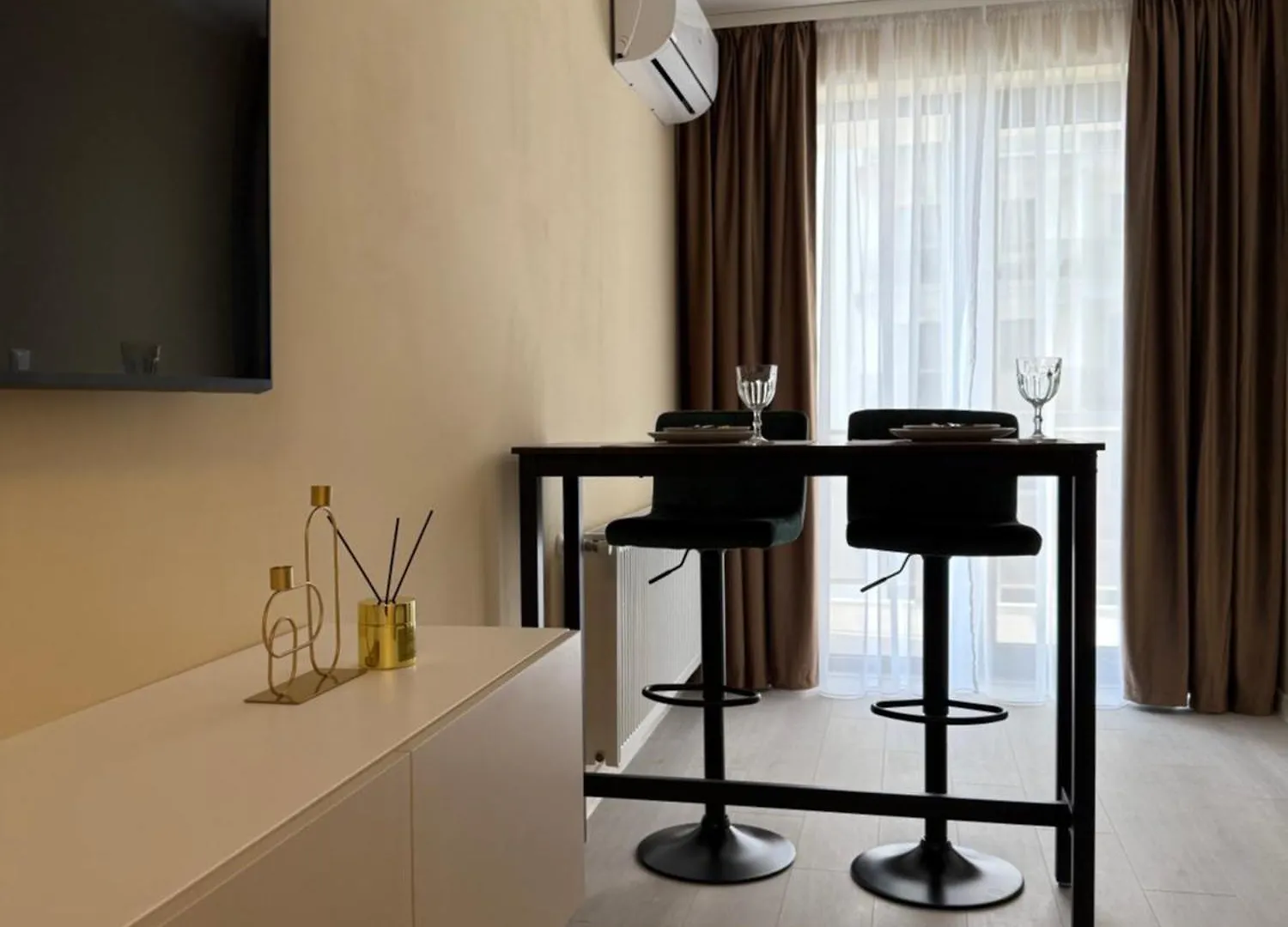 Apartment The Green Pine Studio - Hils Brauner Bucharest