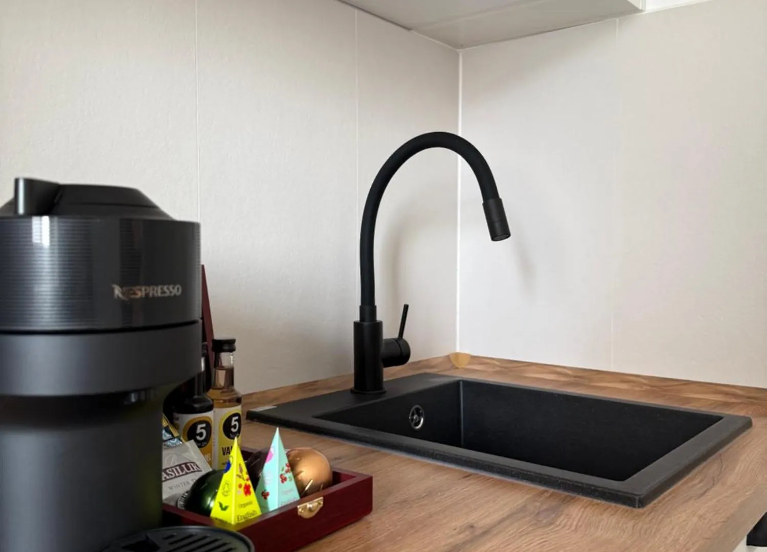 The Green Pine Studio - Hils Brauner Bucharest Apartment
